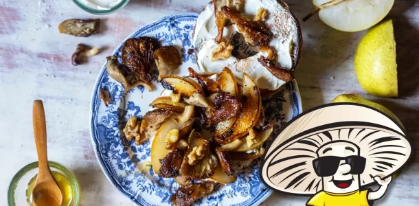 FunGuy's Sautéed Oyster Mushrooms and Pear Bagels